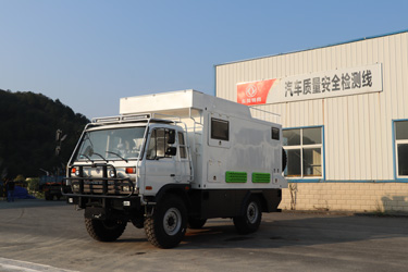 四驅平頭排半2070越野旅居車_東風153越野底盤改裝_越野房車個性化定制