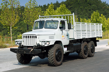 六驅EQ2100E6D/245越野專用車_東風6×6雙玻璃運輸車_3.5噸三軸運兵車