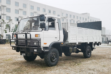 4*4東風EQ2070軍車底盤改裝液壓尾板車_四驅越野專用車卸貨舉升車_電動升降尾板