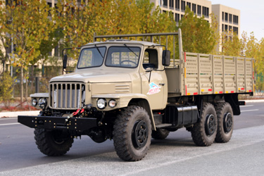 東風EQ2100E6D越野專用卡車_六驅尖頭190馬力輸車_6×6經典140長頭軍車載貨車