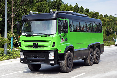 210馬力EQ2102底盤改裝越野客車_東風6×6越野專用村村通_六驅25座大巴士公交車配置